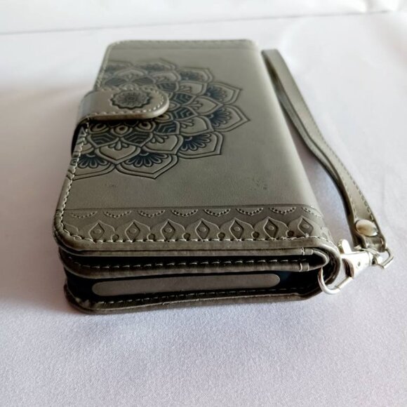 Gray Faux Leather iPhone 13 Pro Max Wallet Case - Picture 6 of 10